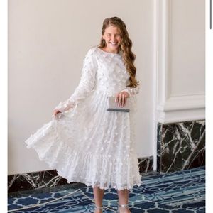 Only wore one time. It was very beautiful and elegant